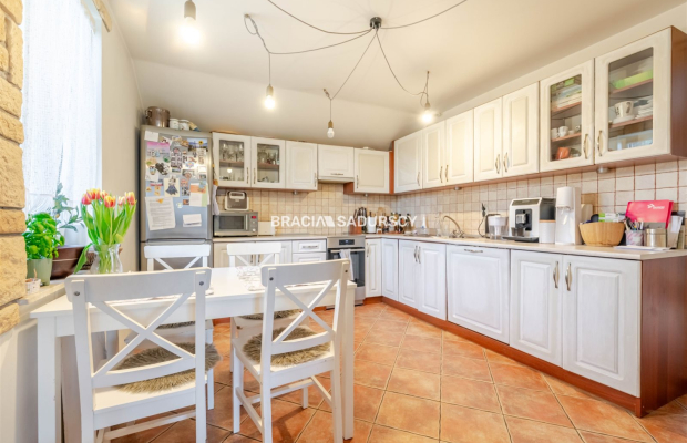 Dom 253m2 działka 10ar podpiwniczony Bieżanów