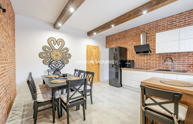 ATRAKCYJNY DOM w GÓRACH 
 
                     NIEDZICA  blisko Jeziora Czorsztyńskiego u podnóża TATR  
 
  Proponujemy do sp