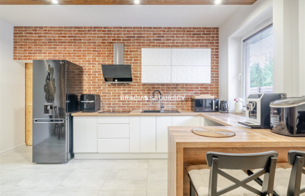 ATRAKCYJNY DOM w GÓRACH 
 
                     NIEDZICA  blisko Jeziora Czorsztyńskiego u podnóża TATR  
 
  Proponujemy do sp