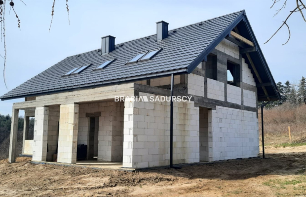 Dom z garażem i pięknym widokiem – Głogoczów