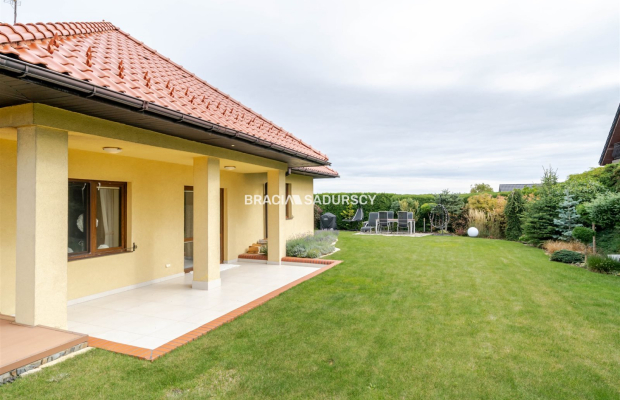 Komfortowy dom pod Wieliczką na dużej działce