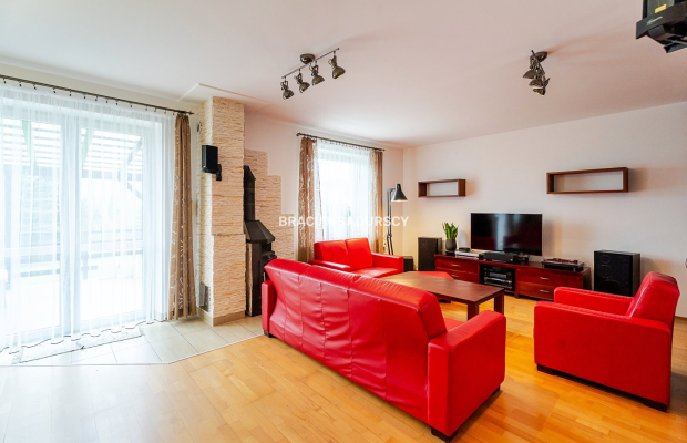 Zadbany dom na pięknej działce / potencjał 