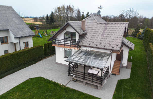 Zadbany dom na pięknej działce / potencjał 