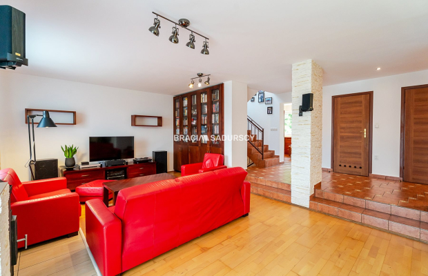 Zadbany dom na pięknej działce / potencjał 