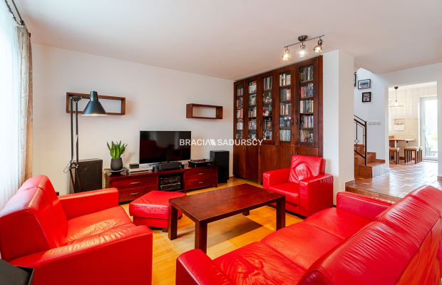 Zadbany dom na pięknej działce / potencjał 