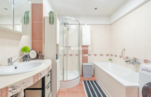 4 niezależnie miszkania / świetna lokalizacja