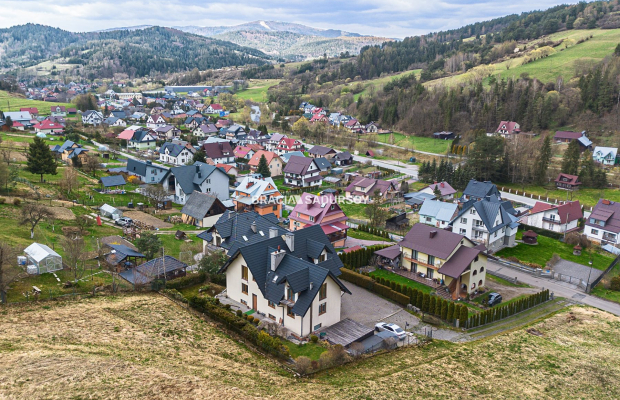 Dom wielorodzinny / pensjonat / Powroźnik