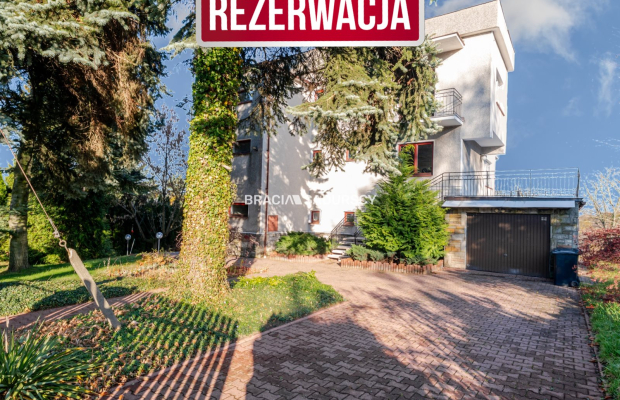 Przestrzenny dom w okolicach Mogilan.