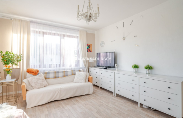 Przestrzenny dom w okolicach Mogilan.