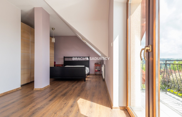 Przepiękny dom na sprzedaż w spokojnej okolicy!