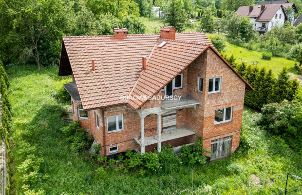 Dom wolnostojący na 7 arowej w Myślenicach 