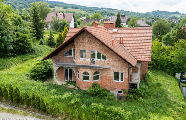 Dom wolnostojący na 7 arowej w Myślenicach 