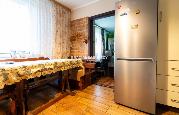 Duża działka z domem do remontu 