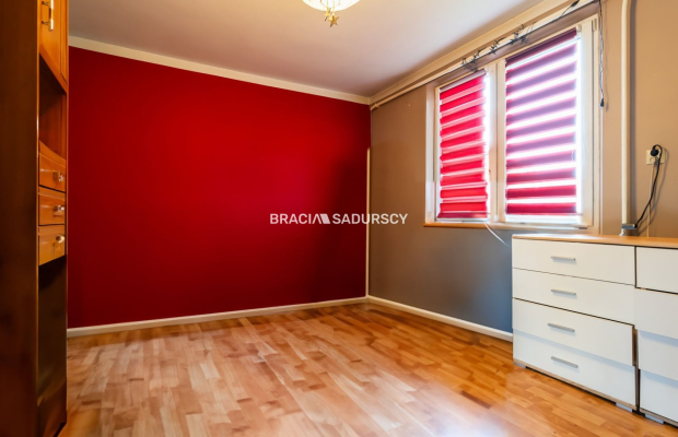 Duża działka z domem do remontu 