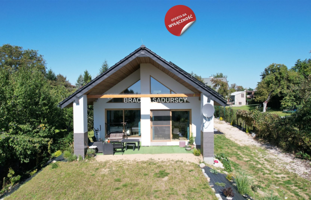 Biuro Nieruchomości Bracia Sadurscy prezentuje na sprzedaż nowoczesny, energooszędny dom wolnostojący o wysokim standardzie wyk