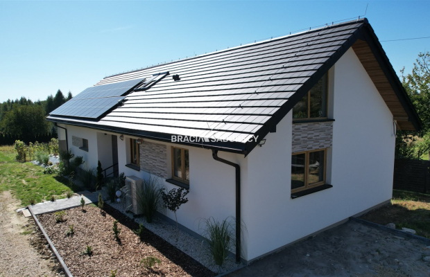 Biuro Nieruchomości Bracia Sadurscy prezentuje na sprzedaż nowoczesny, energooszędny dom wolnostojący o wysokim standardzie wyk