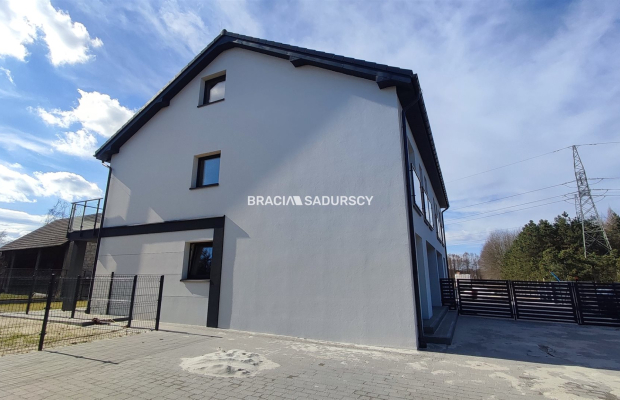 Mam przyjemność zaoferować Państwu mieszkanie w domu typu bliźniak w pięknej, cichej okolicy w miejscowości Borek Szlachecki po