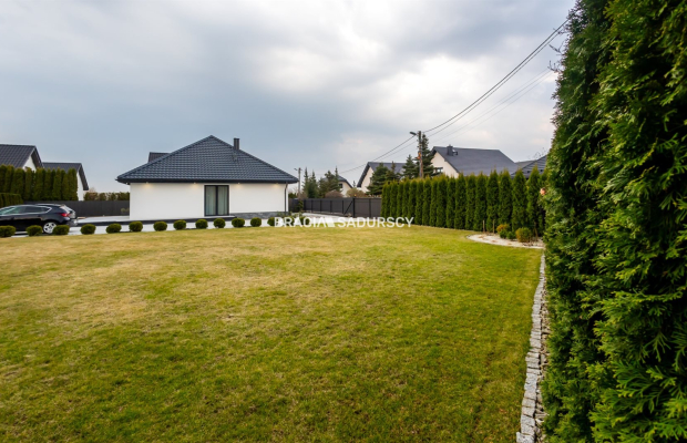 Kraków. Dom z basenem.