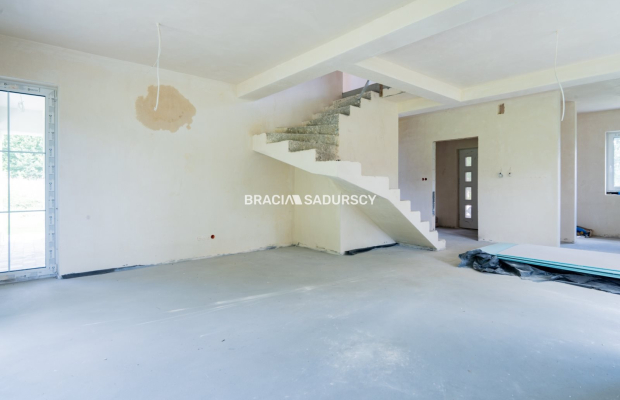 Na sprzedaż piękny wolnostojący dom w Dąbrowie Szlacheckiej, Wołowice.  
 
Stan deweloperski. 
Wykonany według projektu Bella S