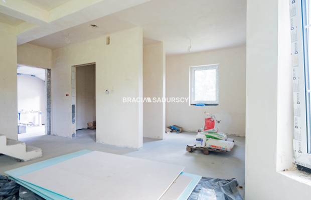 Na sprzedaż piękny wolnostojący dom w Dąbrowie Szlacheckiej, Wołowice.  
 
Stan deweloperski. 
Wykonany według projektu Bella S