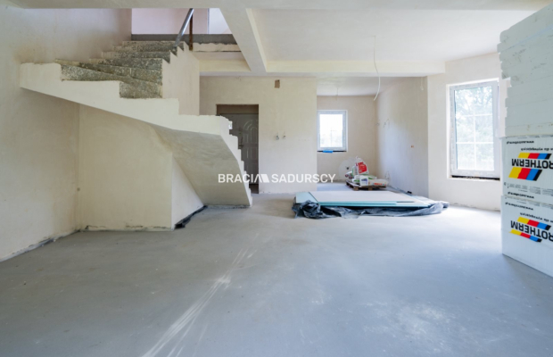 Na sprzedaż piękny wolnostojący dom w Dąbrowie Szlacheckiej, Wołowice.  
 
Stan deweloperski. 
Wykonany według projektu Bella S