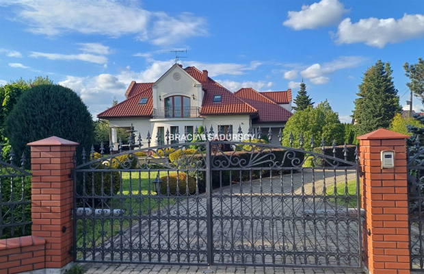 Gustowny dom rezydencyjny