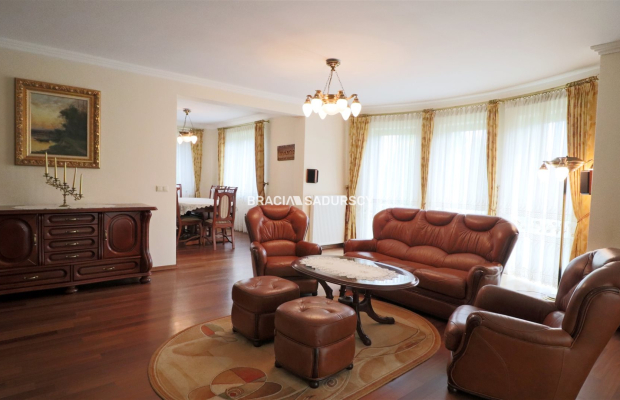 Gustowny dom rezydencyjny