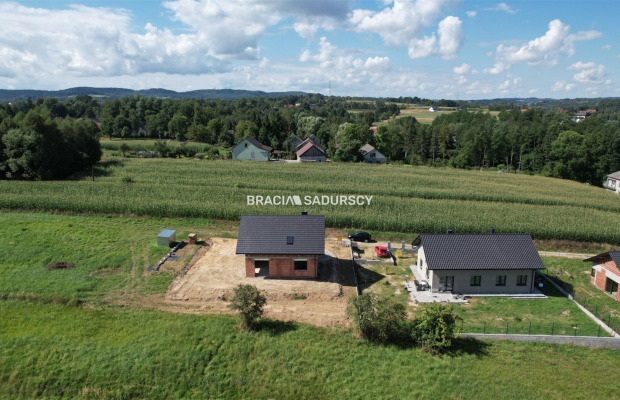 Dom w Brzezince, gm Brzeźnica