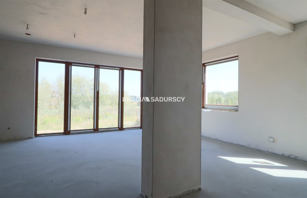 Na sprzedaż: nowoczesny, energooszczędny dom jednorodzinny w Dojazdowie - tuż obok Krakowa.   
  

 Agencja nieruchomości Braci