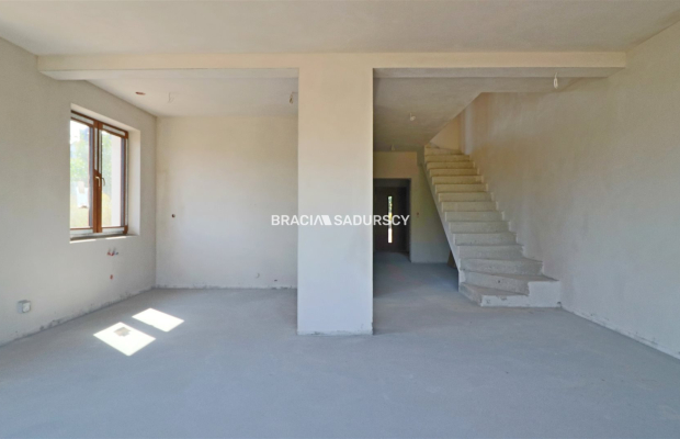 Na sprzedaż: nowoczesny, energooszczędny dom jednorodzinny w Dojazdowie - tuż obok Krakowa.   
  

 Agencja nieruchomości Braci