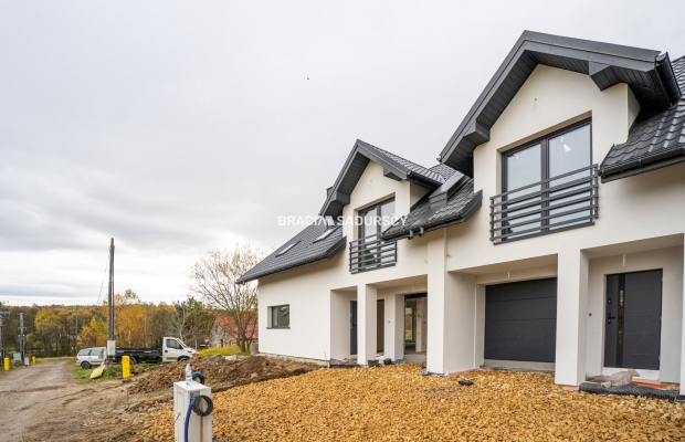 Dom w zabudowie bliźniaczej, Koźmice Wielkie