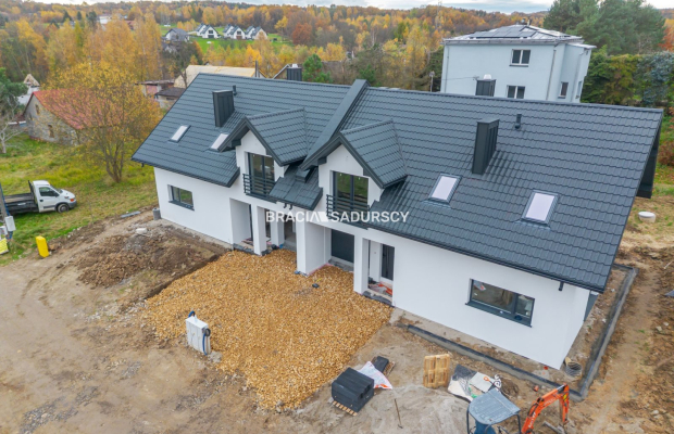 Dom w zabudowie bliźniaczej, Koźmice Wielkie