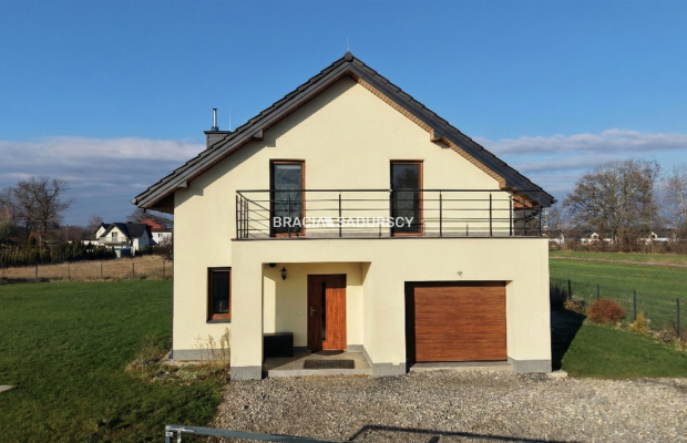 Dom, Kraków, ul Rumiakowa, 165 m 2 , działka 10 a, 1697 tys zł.  
 
Na sprzedaż nowoczesny dom jednorodzinny z 2023 roku, położ