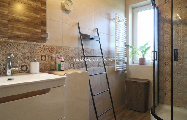 Dom, Kraków, ul Rumiakowa, 165 m 2 , działka 10 a, 1697 tys zł.  
 
Na sprzedaż nowoczesny dom jednorodzinny z 2023 roku, położ