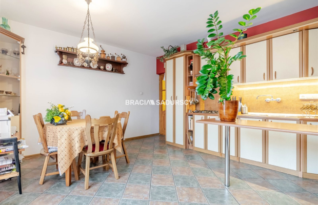 Dom dwurodzinny z potencjałem usługowym - Kraków, Bronowice Małe    

    LOKALIZACJA:  ul. Olkuska, dzielnica Krowodrza / Bron