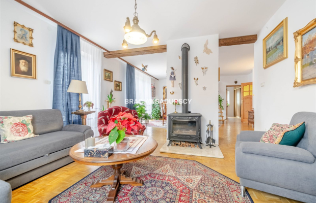 Dom dwurodzinny z potencjałem usługowym - Kraków, Bronowice Małe    

    LOKALIZACJA:  ul. Olkuska, dzielnica Krowodrza / Bron