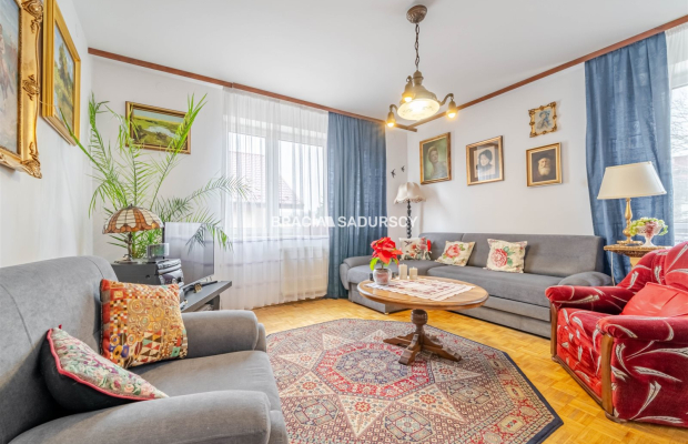 Dom dwurodzinny z potencjałem usługowym - Kraków, Bronowice Małe    

    LOKALIZACJA:  ul. Olkuska, dzielnica Krowodrza / Bron