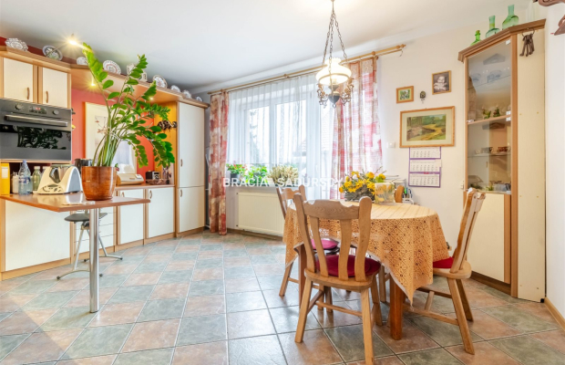 Dom dwurodzinny z potencjałem usługowym - Kraków, Bronowice Małe    

    LOKALIZACJA:  ul. Olkuska, dzielnica Krowodrza / Bron