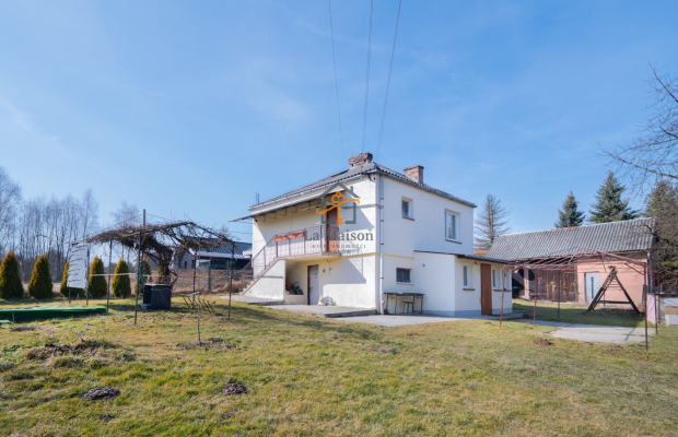 Zelków. Urokliwa nieruchomość w zacisznym miejscu.