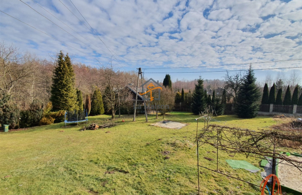 Zelków. Urokliwa nieruchomość w zacisznym miejscu.