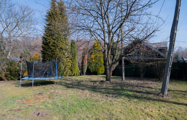 Zelków. Urokliwa nieruchomość w zacisznym miejscu.