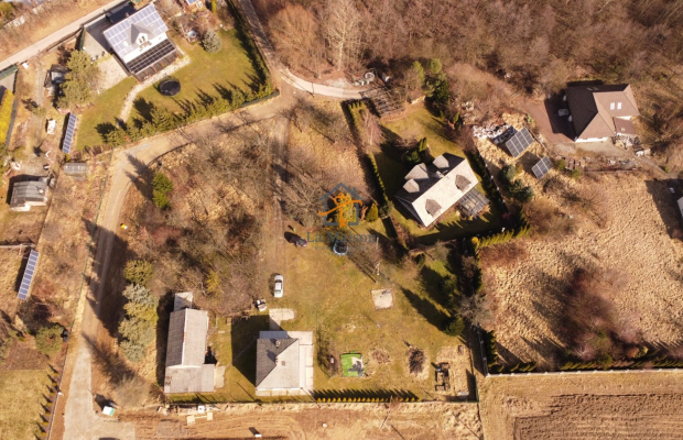 Zelków. Urokliwa nieruchomość w zacisznym miejscu.