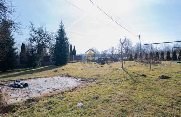 Zelków. Urokliwa nieruchomość w zacisznym miejscu.