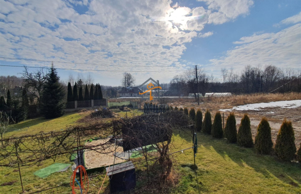 Zelków. Urokliwa nieruchomość w zacisznym miejscu.