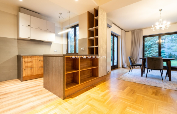 Na wynajem rezydencja, Wola Justowska/wysoki stand