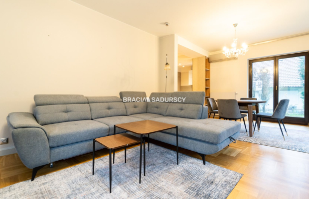 Na wynajem rezydencja, Wola Justowska/wysoki stand