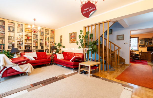 Pod działaność z miejscami postojowymi.