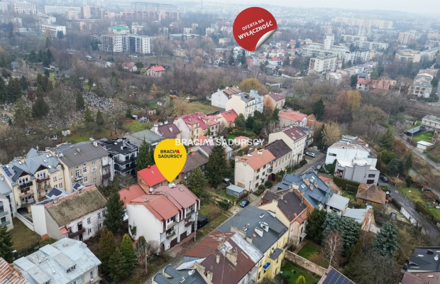 dwa budynki w Centrum Krakowa. 