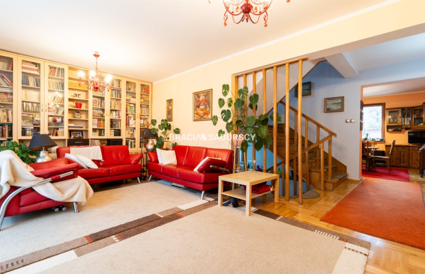 dwa budynki w Centrum Krakowa. 