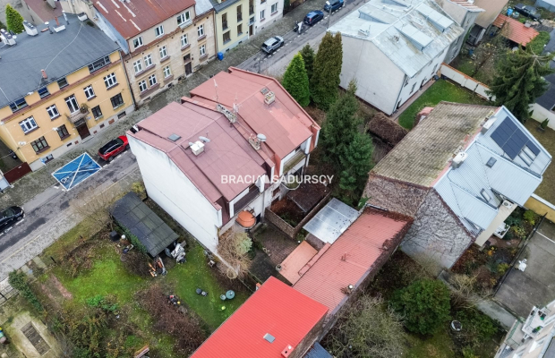 dwa budynki w Centrum Krakowa. 